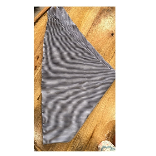 HAPPINESS TRIANGLE SCARF H3 GREY /وشاح نسائي